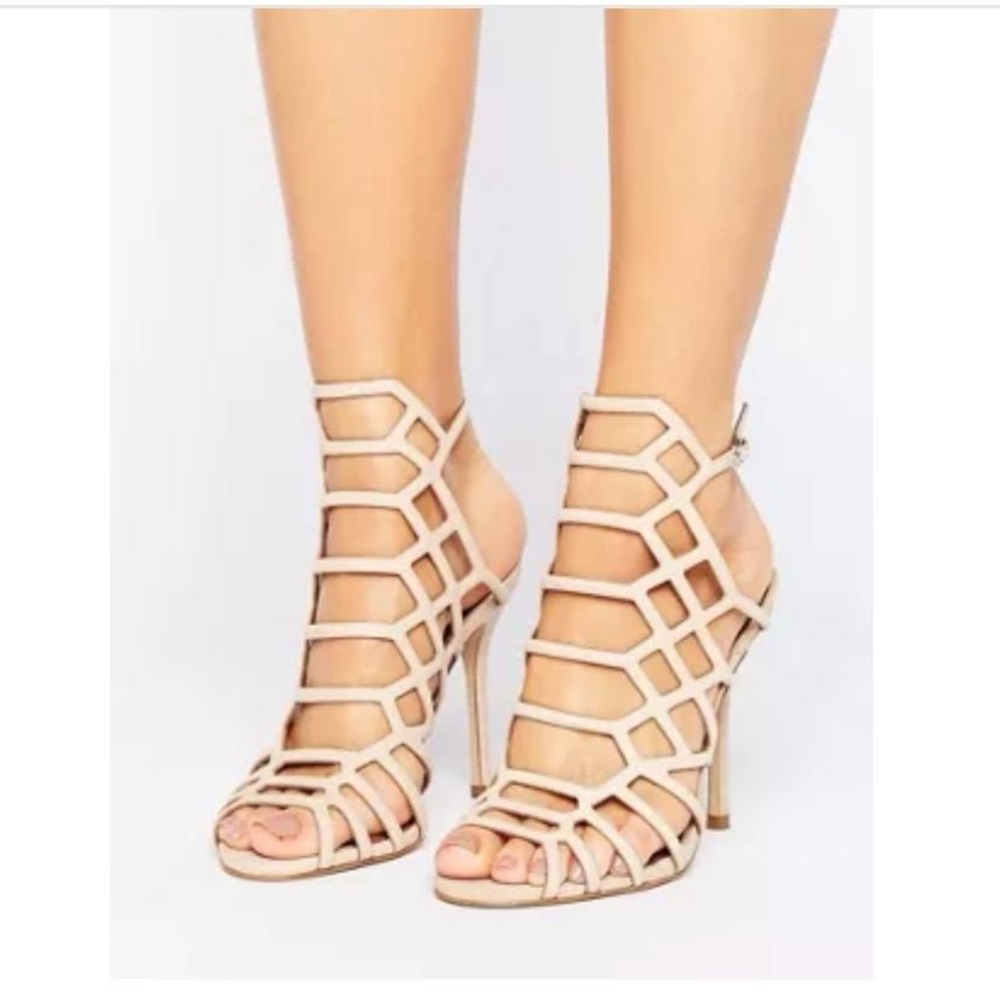 Steve Madden size 8.5 flither blush suede strappy high heel sandals